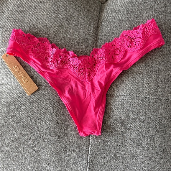 SKIMS Other - SKIMS Fits Everybody Lace Dipped Thong in Neon Rose XXS